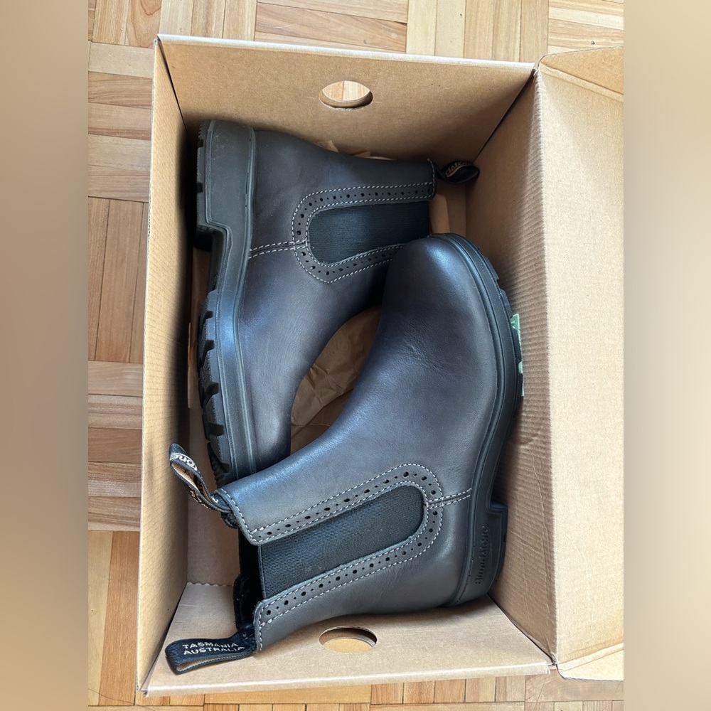 SOLD New Blundstone boots 1448 6.5US
